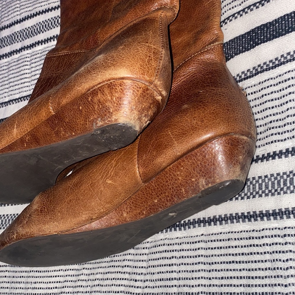 Boots - Picture 3 of 5